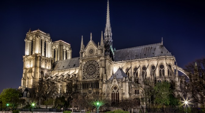 Notre-Dame de Paris en nocturne